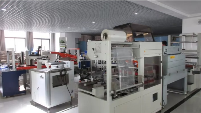 Hefei Lianlian Dingye Machinery Equipment Co., Ltd. línea de producción de fábrica