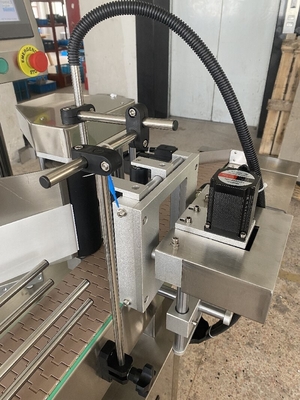 Máquina de etiquetado automático para bebidas alimenticias