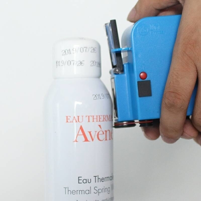 Impresora de inyección de tinta portátil de superficie curva con pantalla de edición de 12,7 mm Velocidad de impresión 50M/MIN